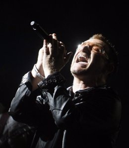 Bono, cantante de la banda irlandesa U2