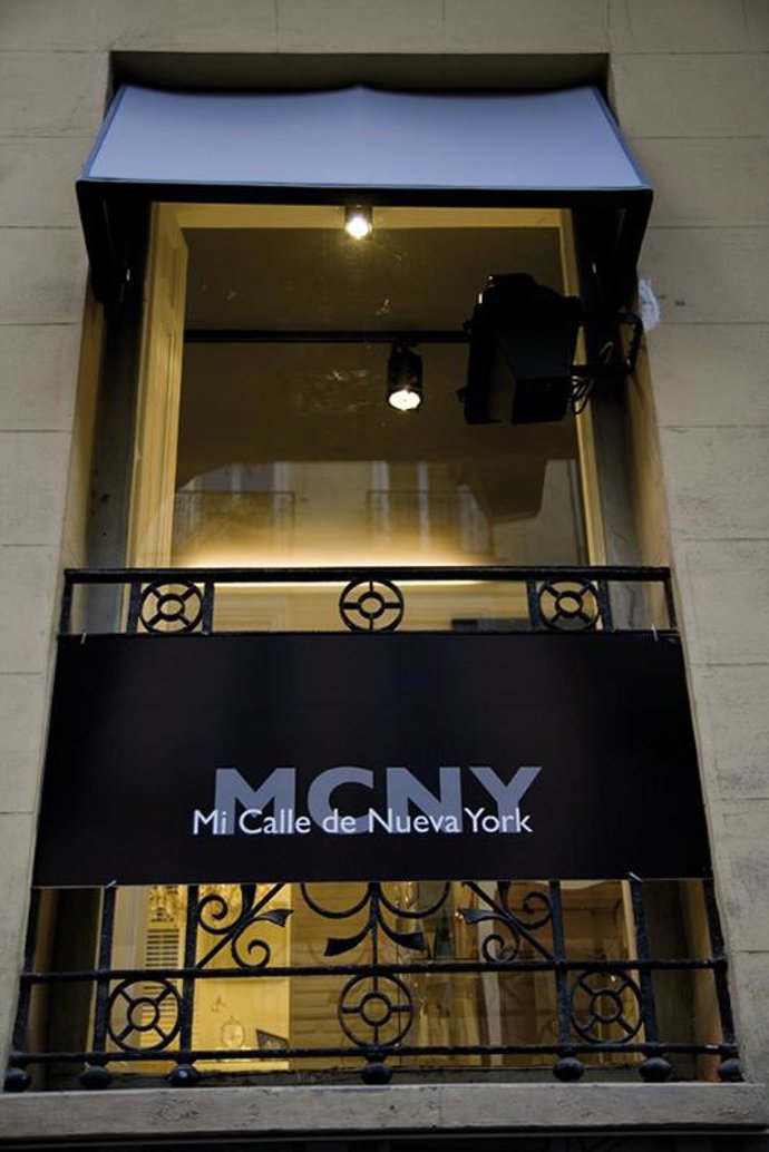 Fachada 'Mi Calle en Nueva York'