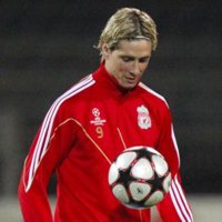 Benítez asegura que "dimitiría" si vendiesen a Torres y defiende su buena labor en el Liverpool 