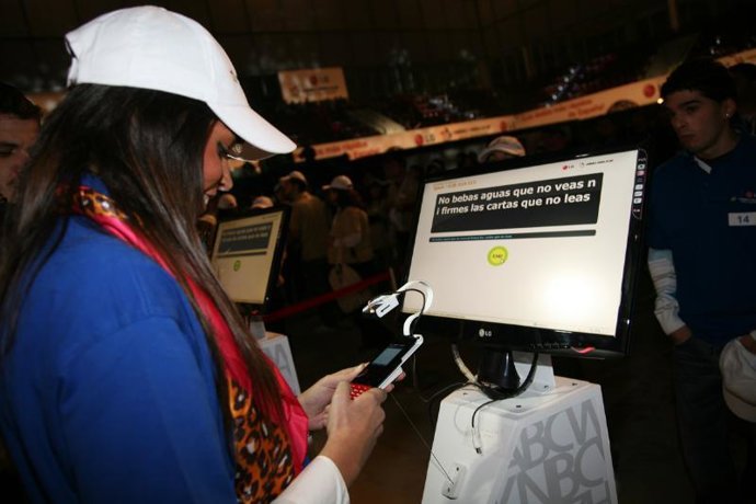 Una concursante del LG Mobile World Cup