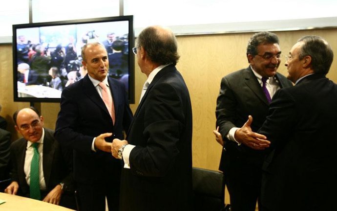 Gran cumbre sobre el coche eléctrico 