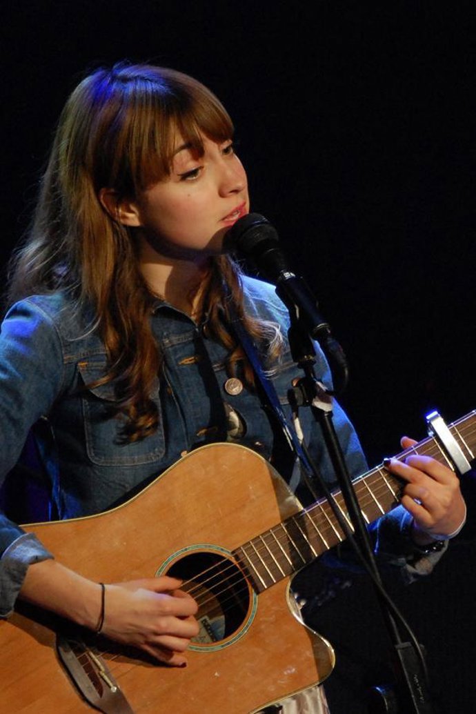 Russian Red cierra gira y se plantea "otras disciplinas artísticas"