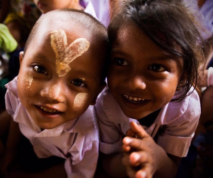 Niños refugiados en Birmania
