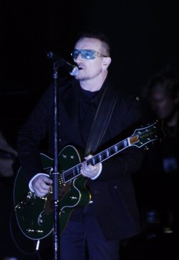 Bono cantante de la banda irlandesa U2