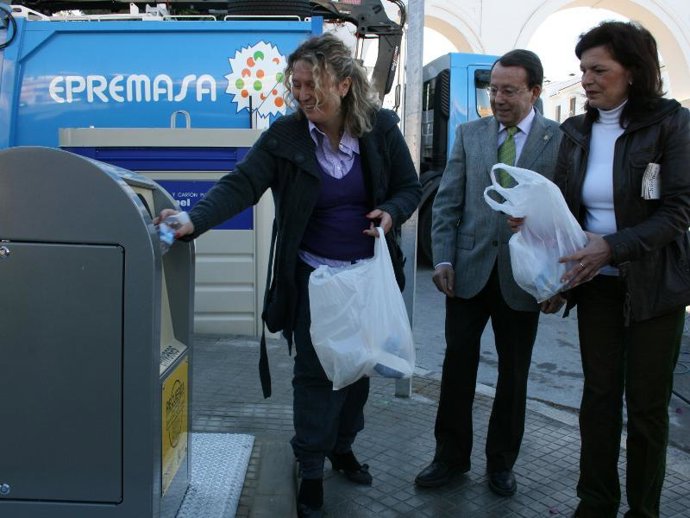 Inauguración de los contenedores soterrados
