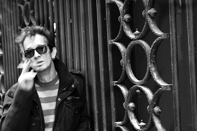 El cantante y bajista Luis Auserón