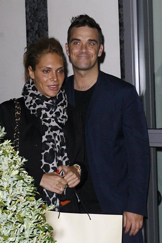 El cantante Robbie Williams y su novia Ayda Field