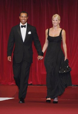 El golfista Tiger Woods y su mujer Elin Nordegren