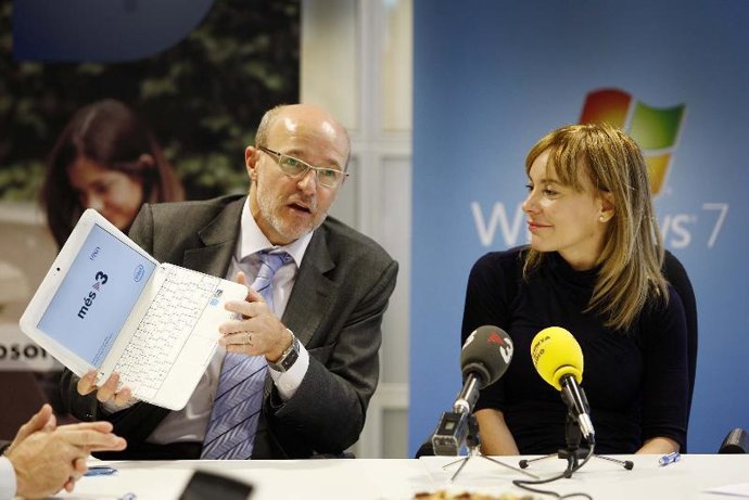 María Garaña presenta Windows 7 en catalán