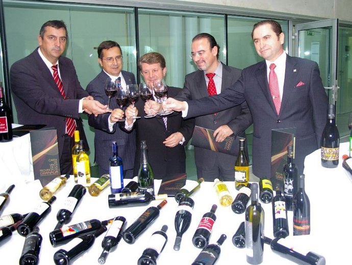 Presentación de la carta de vinos
