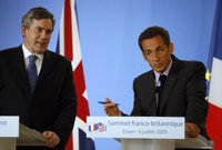 Brown y Sarkozy solicitan un "impuesto excepcional" sobre el pago de 'bonus' en los bancos