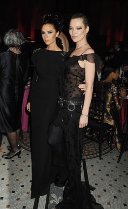 Kate Moss y Victoria Beckham, en los Premios de la Moda Inglesa