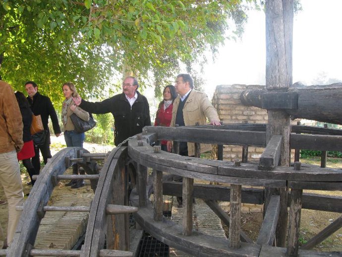 Zoido visita Miraflores junto a historiadores y arqueólogos
