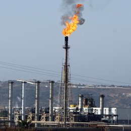 Planta petrolífera crudo petróleo