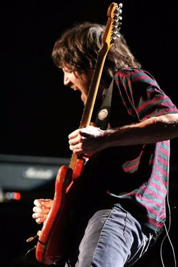 El guitarrista de los Red Hot Chili Peppers John Frusciante