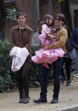 Tom Cruise, Katie Holmes y su hija Suri vestida de flamenca