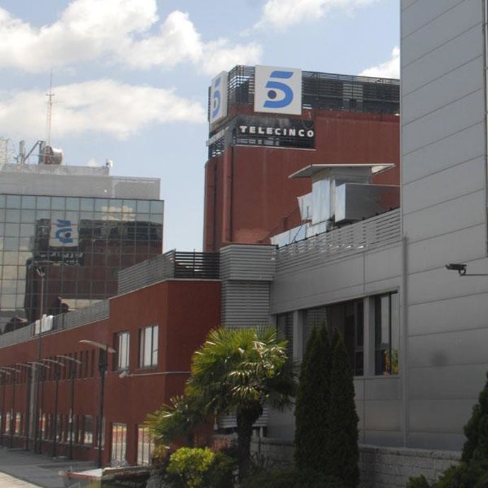 Cuatro y Telecinco acuerdan la primera gran fusión televisiva