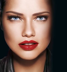 El pintalabios rojo pasión, tu mejor arma.