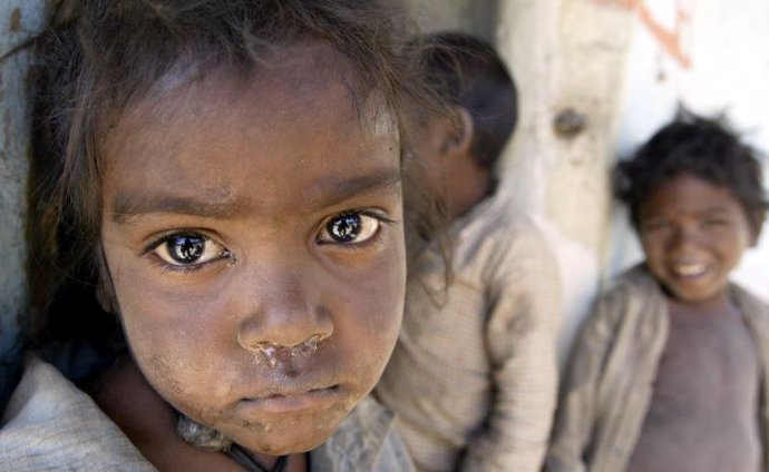 Niños pobres en India 