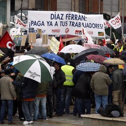 Trabajadores de Air Comet se manifiestan ante Fomento