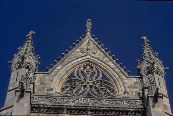 Pórtico del crucero