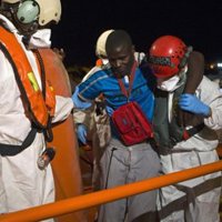 Zapatero afirma que "se está ganando el combate a la inmigración ilegal" 