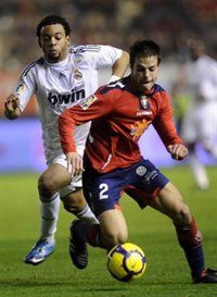 El Real Madrid deja escapar el liderato ante Osasuna