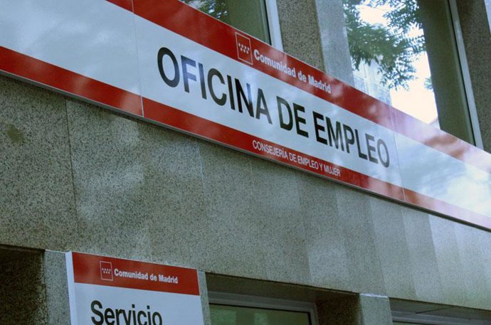 Fachada de la oficina del Inem, paro