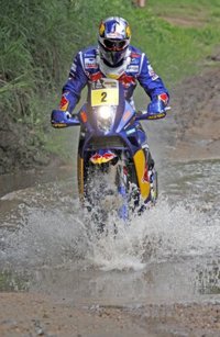 Despres se hace con el liderato en motos y Viladoms se retira