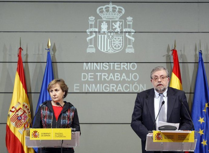 El secretario de Estado de Seguridad Social, Octavio Granado y secretaria genera