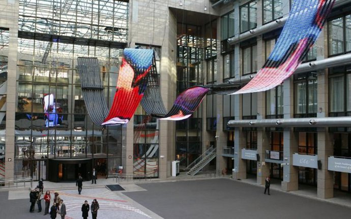 Travesías, la obra española para la UE de Daniel Canogar