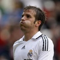 Van der Vaart, recuperado de su lesión en el talón, vuelve a entrenarse con el grupo en el Real Madrid 