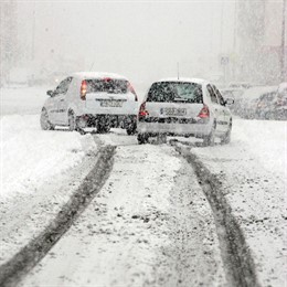 Carretera nevada, con nieve