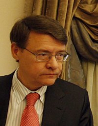 Jordi Sevilla emplaza a Zapatero a dejar ya claro que será candidato en 2012