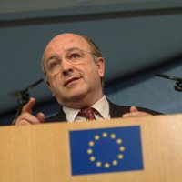 Almunia cree que no fluirá el crédito hasta que el sistema financiero se recupere