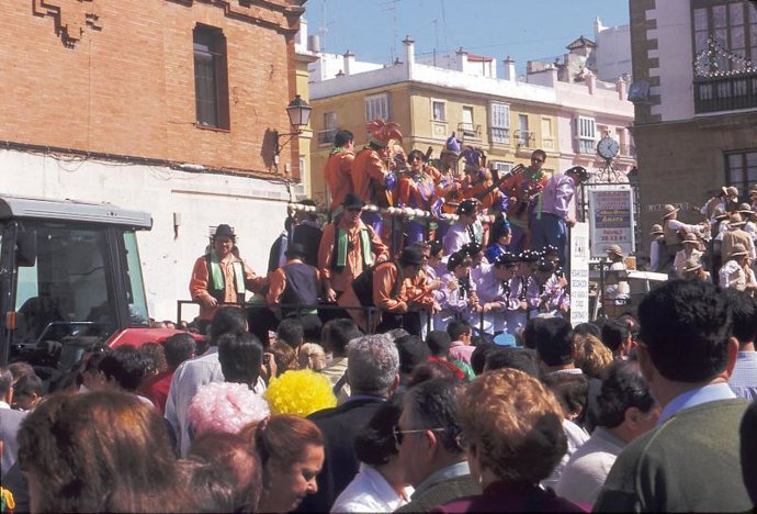 Imagen del carnaval gaditano en la Calle Londres.