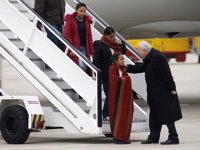 Los primeros españoles repatriados se consideran unos afortunados