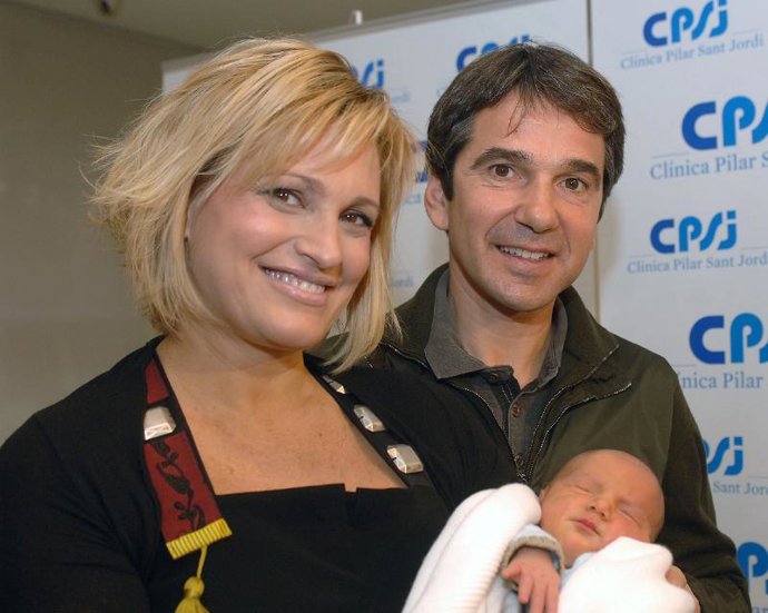 La soprano Ainhoa Arteta y su pareja Jesús Garmendia presentan a su primer hijo 