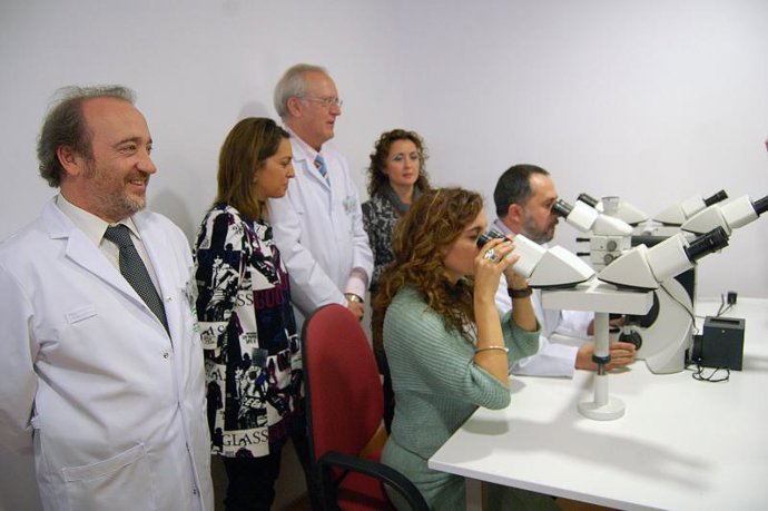 Visita de Montero al servicio de Anatomía Patológica 