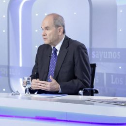 vicepresidente tercero del Gobierno y ministro de Política Territorial, Manuel C