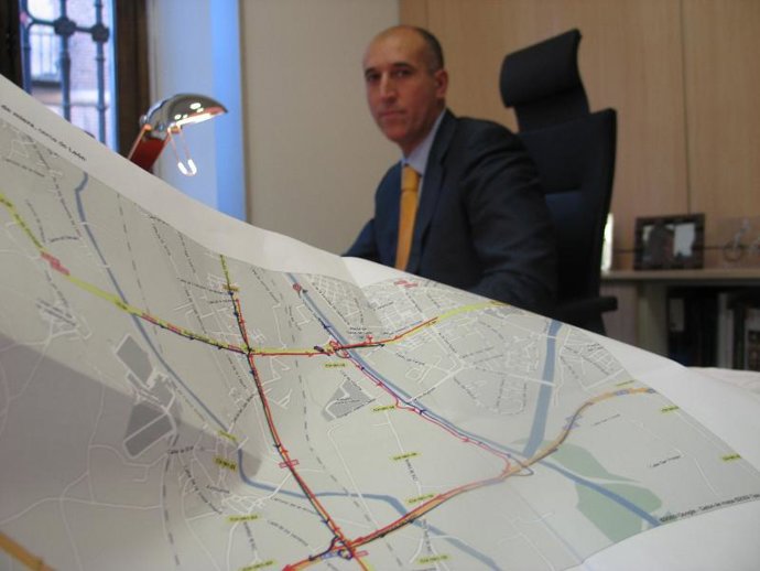 El Edil De Movilidad Durante La Presentación De Las Obras De Remodelación