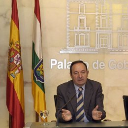 El presidente del Gobierno riojano, Pedro Sanz