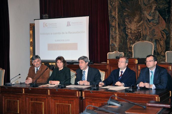 Momento de la presentación del anticipo a los ayuntamientos