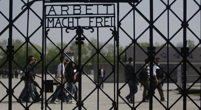lema 'Arbeit macht frei' 