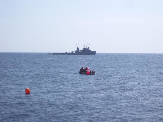 Maniobra de despliegue del cable submarino