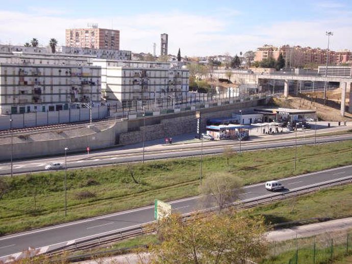 El metro y la autovía en San Juan