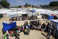 La ayuda alimentaria internacional inunda el mercado negro de Puerto Príncipe (Haití)