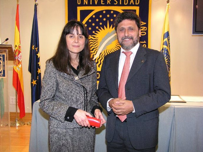 Agnès Gruart con el rector de la UPO, Juan Jiménez