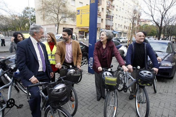 Servicio de Préstamo de Bicis de la residencia Flora Tristán, de la UPO