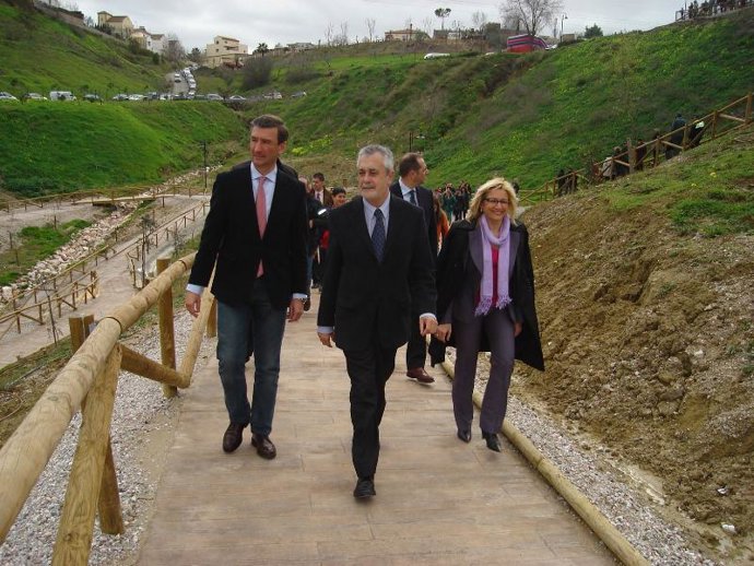 Griñán visita el Parque Medio Ambiental